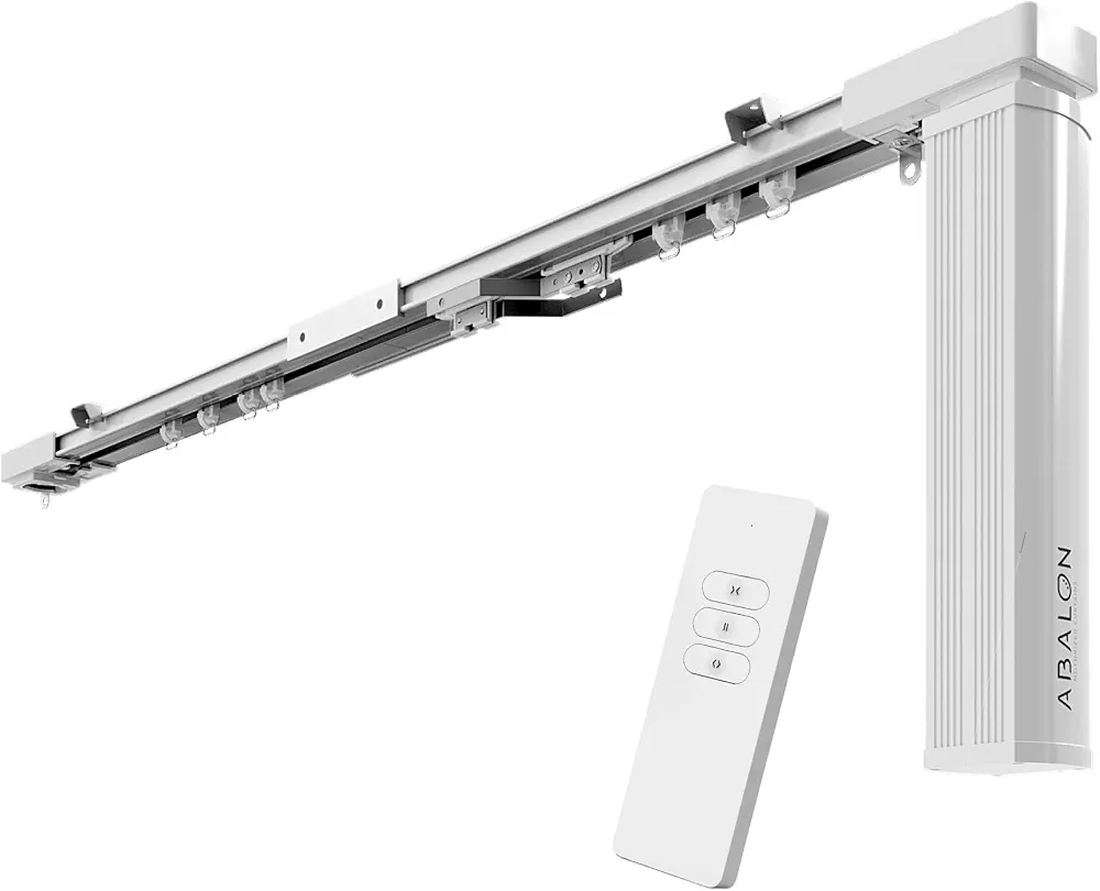 Motorised curtain track with a tubular motor and remote